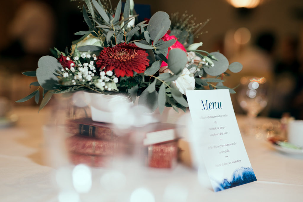 Centres de table de mariage sur le thème du livre