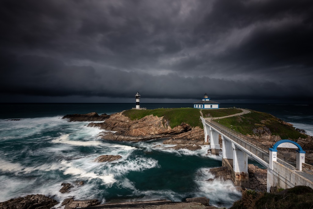 photo d'un paysage espagnol avec un ciel de tempête